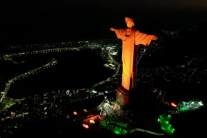 Vista Noturna do Monumento