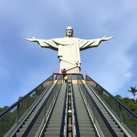 troca das escadas rolantes do Cristo Redentor